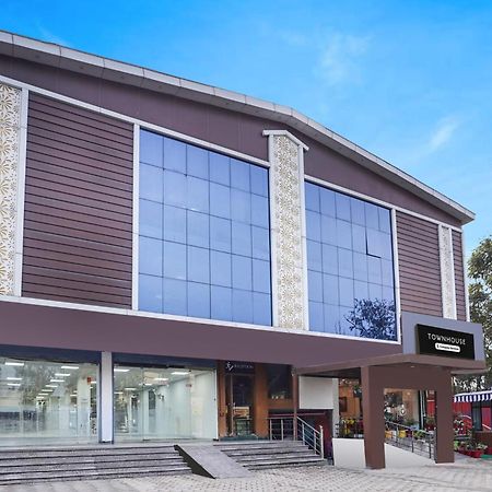 Super Townhouse Selaqui Chakrata Road Hotel Sahaspur Exterior photo