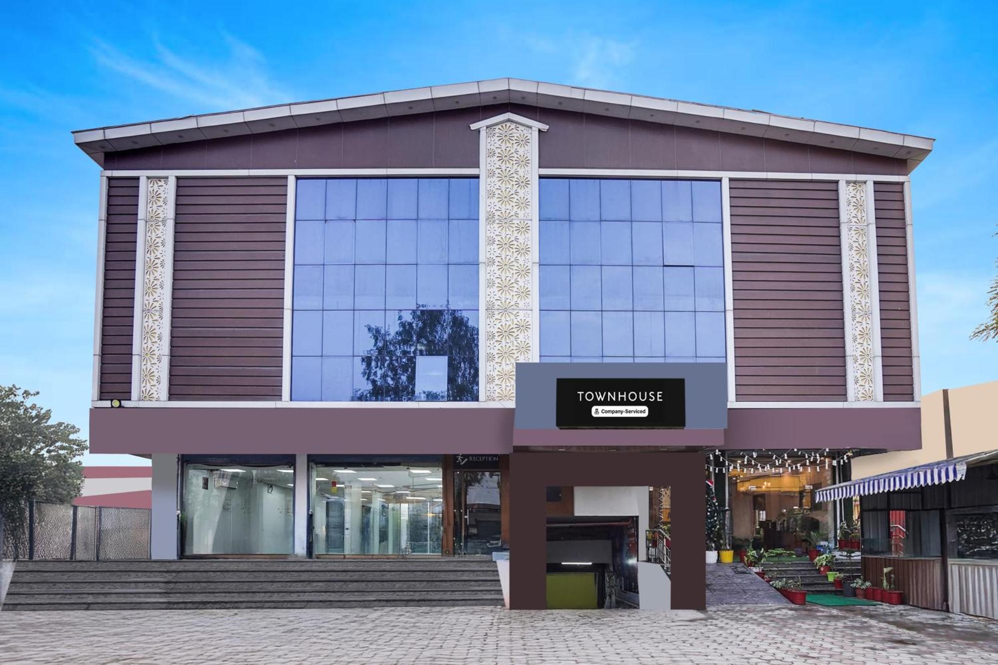 Super Townhouse Selaqui Chakrata Road Hotel Sahaspur Exterior photo